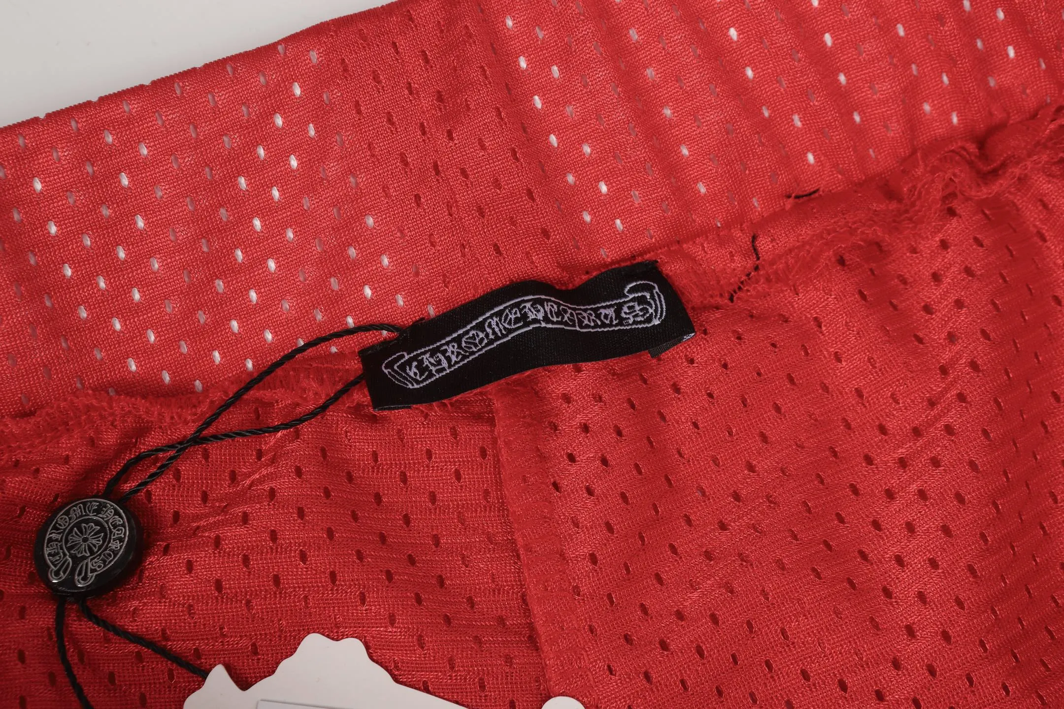 P160 Chrome Hearts CH Chrome Hearts popular Sanskrit printed mesh double-layer ice hockey jersey sports suit. Uses direct injection imported machine printing. Hardware accessories are all ground and customized. Correct configuration. Black 2025 Chrome Hearts authentic packaging. 300 grams of custom-made dyed mesh. Large version. Loose and stylish. Different from lower versions. Slim and long version with upper body and hip stretch. 100% commitment: top quality. Not fast food. The highest version on the market. Top quality - different from ordinary versions on the market. If you care about quality, you should also respect the price. Absolutely 0 after-sales service and 0 return rate so far. It’s hard not to love the style - 300g mesh custom-dyed fabric - Correct high-density main mark, washed tag, hand-sewn